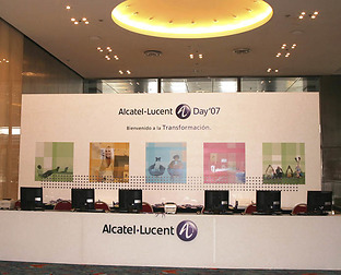  Alcatel-Lucent: diseño de invitación, cuaderno, stand, carteles y banners para el evento de Alcatel-Lucent Day