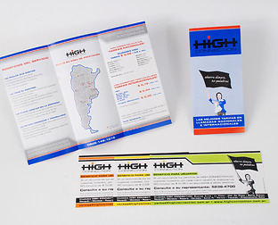  High Connection: diseño de folleto institucional, flyers y tarjetas de Navidad.
