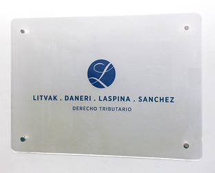  Litvak - Daneri - Laspina - Sanchez, Derecho Tributario: diseño de cartel institucional.