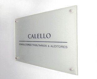 Calello, Consultores Tributarios: diseño de logotipo, papelería, cartel, tarjetas de Navidad y web.